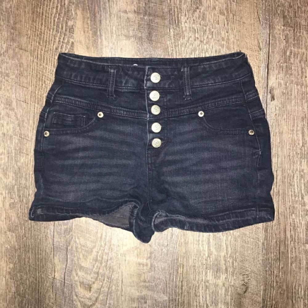 Aeropostale Women High Rise Shorts